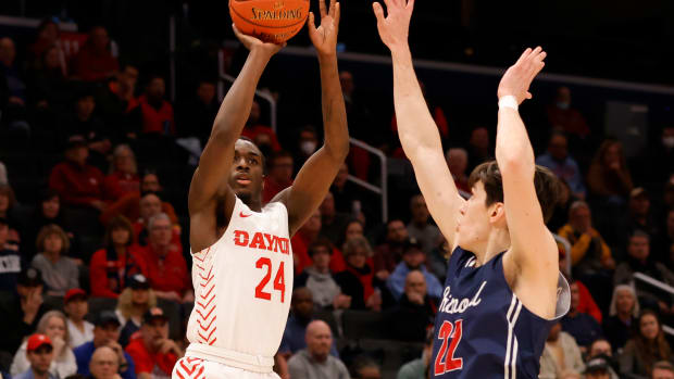 Kobe Elvis, Dayton